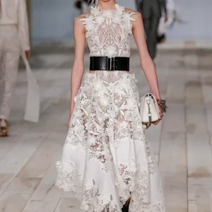 Fashionable Lace Garments